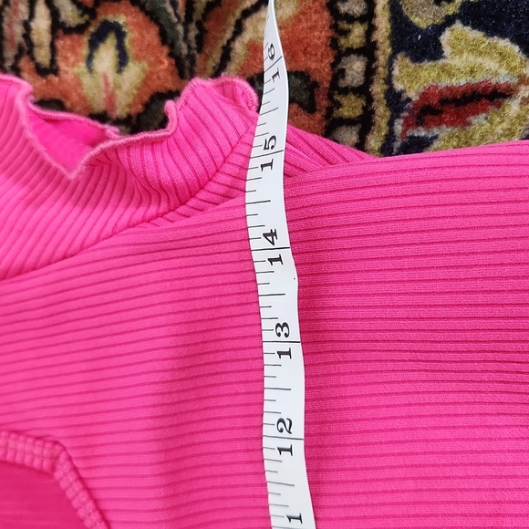 Hollister Hot Pink Ribbed Crop Top S - Picture 5 of 11